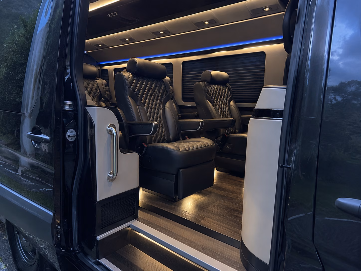syracuse 15 passenger sprinter van inside