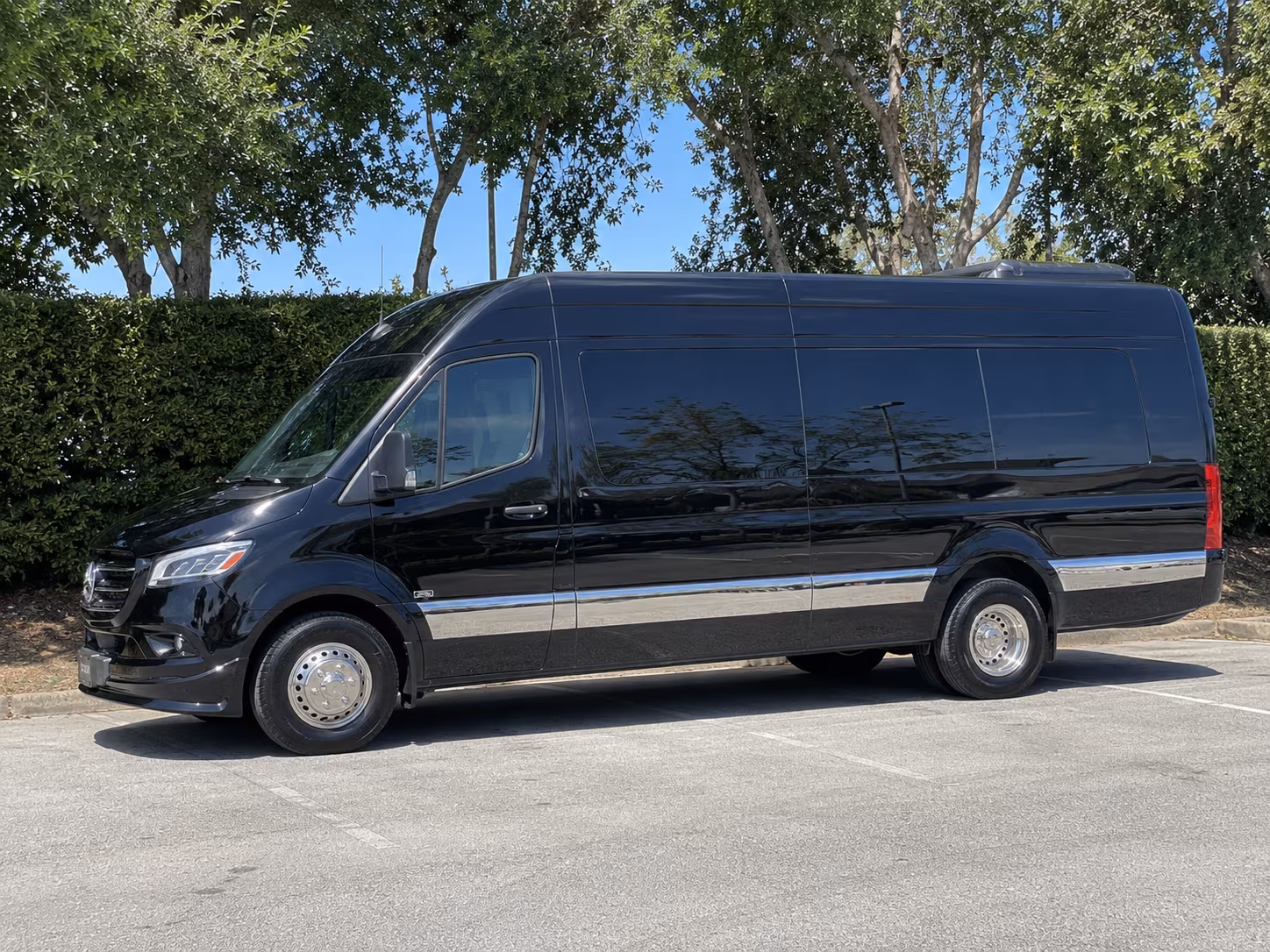 syracuse 8 passenger sprinter van