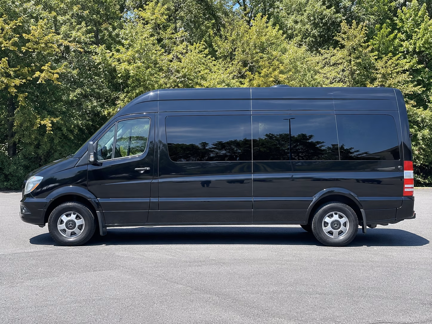 syracuse sprinter limousine